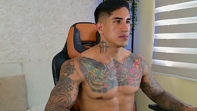 Snapshot of AdanReilly chatting on February 2025 06:51:01 PM AdanReilly online show from February 2025 06:51:01 PM