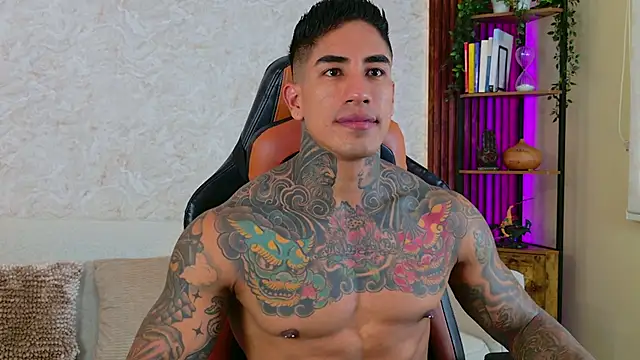 Snapshot of AdanReilly chatting on November 2025 12:48:01 PM AdanReilly online show from November 2025 12:48:01 PM