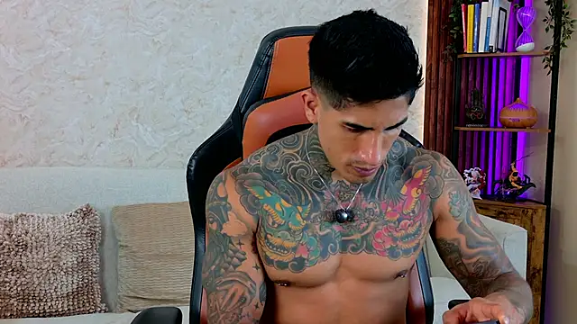 AdanReilly online show from March 2026 09:16:01 PM