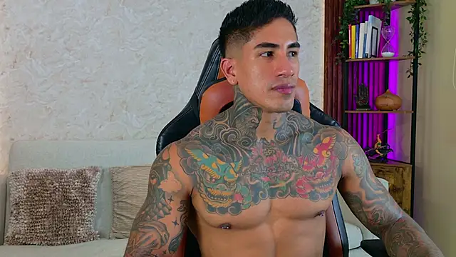 Snapshot of AdanReilly chatting on November 2025 02:06:02 PM AdanReilly online show from November 2025 02:06:02 PM