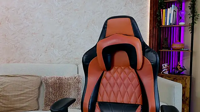 AdanReilly online show from April 2026 09:43:01 PM