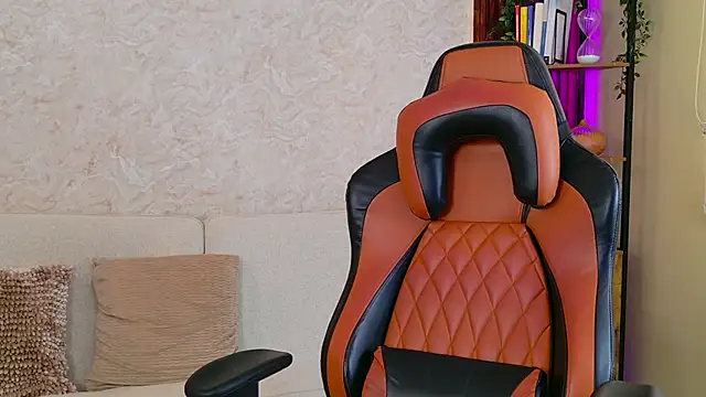 Snapshot of AdanReilly chatting on November 2025 03:00:02 PM AdanReilly online show from November 2025 03:00:02 PM