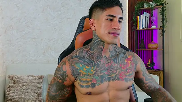 Snapshot of AdanReilly chatting on October 2025 02:50:01 PM AdanReilly online show from October 2025 02:50:01 PM