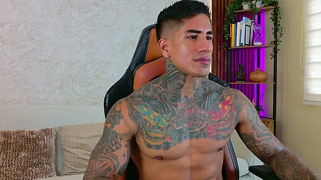 Snapshot of AdanReilly chatting on November 2025 12:09:01 PM AdanReilly online show from November 2025 12:09:01 PM