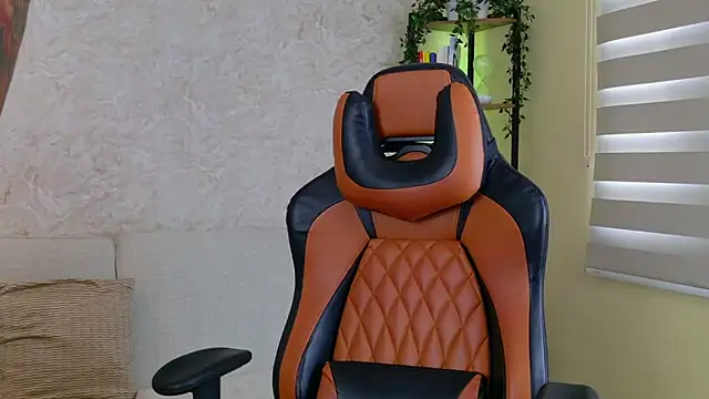 Snapshot of AdanReilly chatting on February 2025 02:13:02 PM AdanReilly online show from February 2025 02:13:02 PM