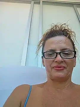 Snapshot of CioniWeiss chatting on October 2025 08:12:01 PM CioniWeiss online show from October 2025 08:12:01 PM