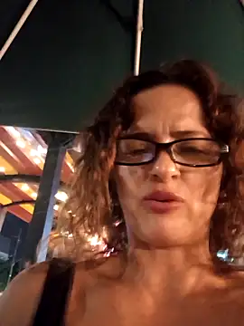 Snapshot of CioniWeiss chatting on March 2025 02:01:02 AM CioniWeiss online show from March 2025 02:01:02 AM