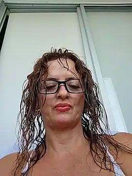 Snapshot of CioniWeiss chatting on October 2025 09:01:01 PM CioniWeiss online show from October 2025 09:01:01 PM