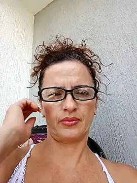 Snapshot of CioniWeiss chatting on February 2025 08:31:01 PM CioniWeiss online show from February 2025 08:31:01 PM