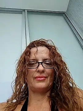 Snapshot of CioniWeiss chatting on October 2025 08:46:02 PM CioniWeiss online show from October 2025 08:46:02 PM