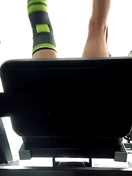 Snapshot of CioniWeiss chatting on February 2025 04:27:01 PM CioniWeiss online show from February 2025 04:27:01 PM