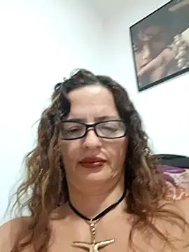 Snapshot of CioniWeiss chatting on February 2025 01:46:02 AM CioniWeiss online show from February 2025 01:46:02 AM