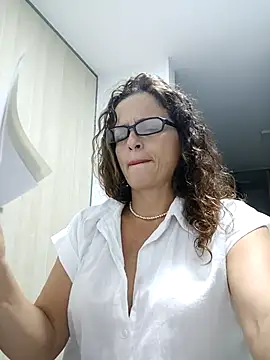 Snapshot of CioniWeiss chatting on February 2025 11:36:01 PM CioniWeiss online show from February 2025 11:36:01 PM