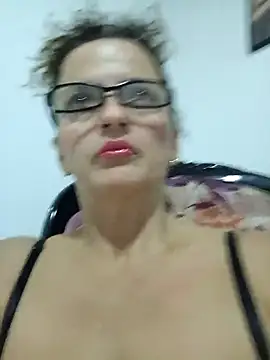 Snapshot of CioniWeiss chatting on February 2025 05:09:02 AM CioniWeiss online show from February 2025 05:09:02 AM