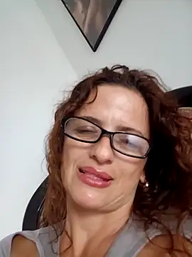 Snapshot of CioniWeiss chatting on February 2025 03:03:02 AM CioniWeiss online show from February 2025 03:03:02 AM