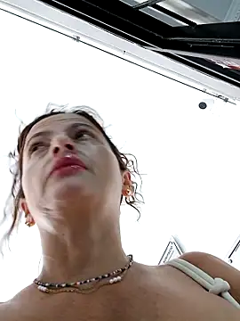 Snapshot of CioniWeiss chatting on February 2025 08:25:02 PM CioniWeiss online show from February 2025 08:25:02 PM