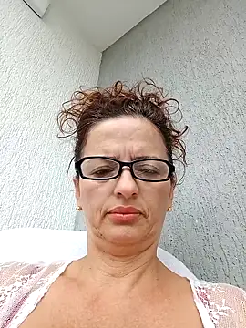 Snapshot of CioniWeiss chatting on February 2025 01:22:01 PM CioniWeiss online show from February 2025 01:22:01 PM