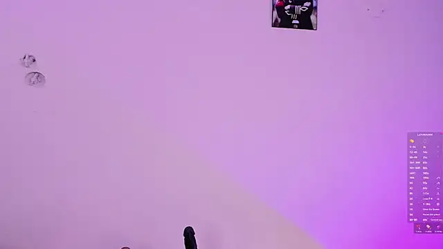 Maggie 1 online show from December 2025 12:11:02 AM