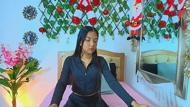 Snapshot of kinkysweet__ chatting on December 2025 01:43:02 PM kinkysweet online show from December 2025 01:43:02 PM