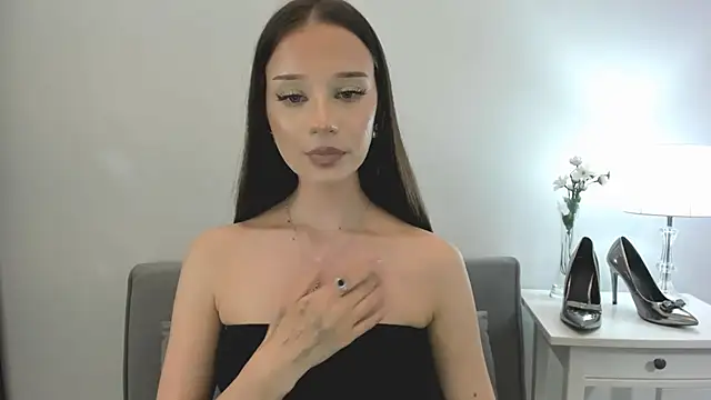 Snapshot of EmilyDarling chatting on September 2025 08:04:02 PM EmilyDarling online show from September 2025 08:04:02 PM