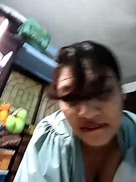 Snapshot of HottyOlly chatting on October 2025 11:33:01 AM HottyOlly online show from October 2025 11:33:01 AM