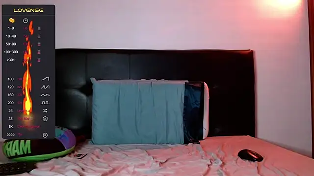 dap XOXO online show from February 2025 10:58:02 PM