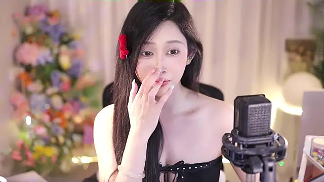 Snapshot of SleepArtist chatting on March 2025 04:44:02 PM SleepArtist online show from March 2025 04:44:02 PM