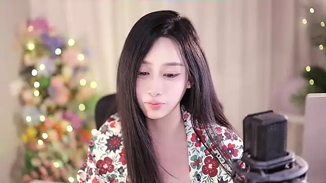 Snapshot of SleepArtist chatting on February 2025 06:19:01 PM SleepArtist online show from February 2025 06:19:01 PM