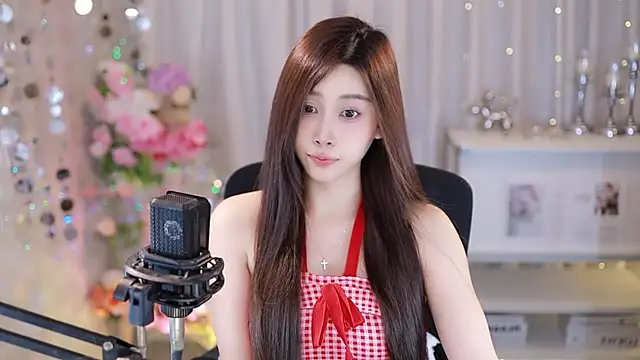 Snapshot of SleepArtist chatting on September 2025 10:25:01 AM SleepArtist online show from September 2025 10:25:01 AM