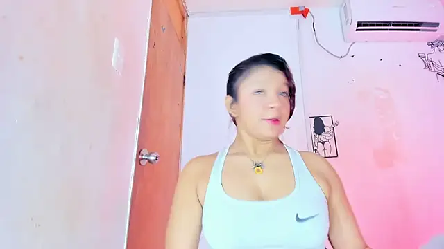 Emily Coper18 online show from February 2026 02:15:01 PM