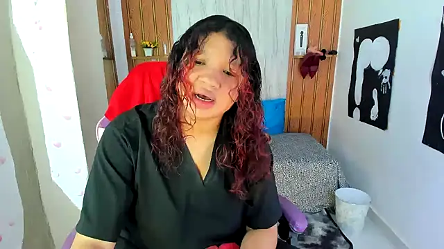 Snapshot of Emily_Coper18 chatting on July 2026 01:51:01 PM Emily Coper18 online show from July 2026 01:51:01 PM