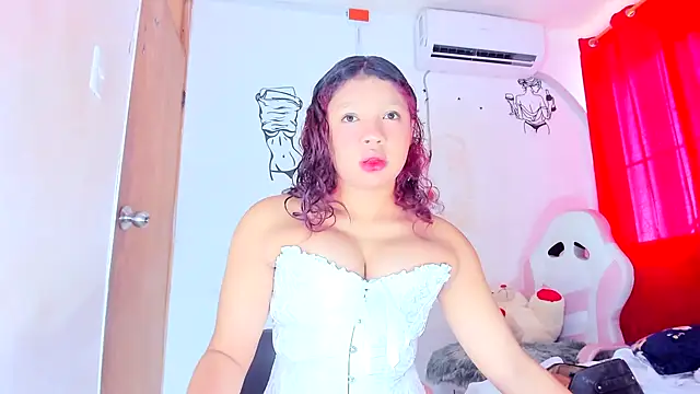 Emily Coper18 online show from February 2026 01:44:02 PM