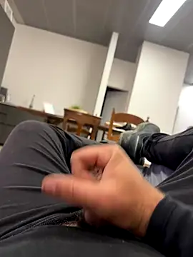 Angeloggaa online show from November 2025 03:49:02 PM