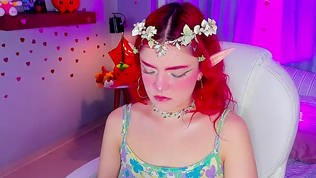 Snapshot of Tiny__Emmy chatting on March 2025 11:01:02 PM Tiny Emmy online show from March 2025 11:01:02 PM