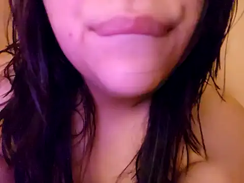 Snapshot of Blanquitaaa chatting on December 2024 08:17:01 AM Blanquitaaa online show from December 2024 08:17:01 AM