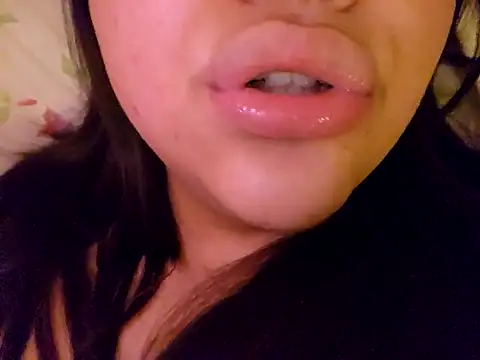 Snapshot of Blanquitaaa chatting on March 2025 08:40:01 AM Blanquitaaa online show from March 2025 08:40:01 AM