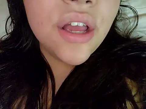 Snapshot of Blanquitaaa chatting on February 2025 06:32:02 PM Blanquitaaa online show from February 2025 06:32:02 PM