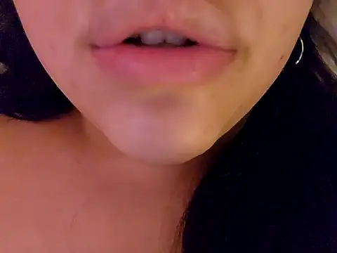 Snapshot of Blanquitaaa chatting on March 2025 06:09:01 PM Blanquitaaa online show from March 2025 06:09:01 PM