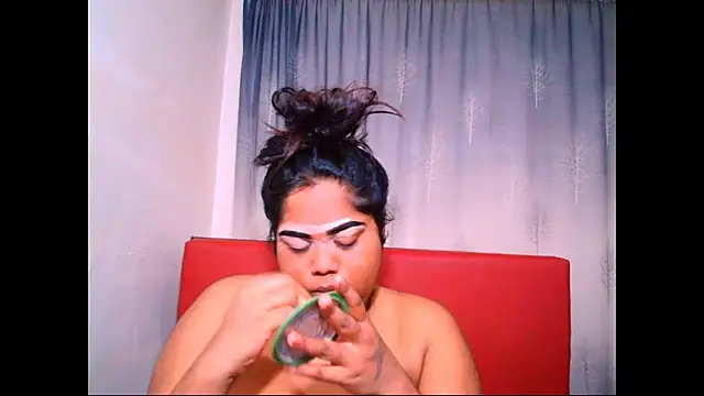 Snapshot of Indian_Lola00 chatting on October 2025 05:32:02 PM Indian Lola00 online show from October 2025 05:32:02 PM