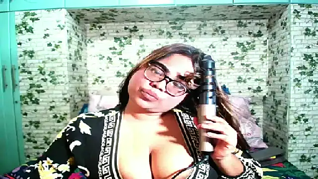 Indian Lola00 online show from June 2026 05:29:01 PM