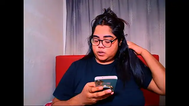 Indian Lola00 online show from November 2025 06:33:02 PM