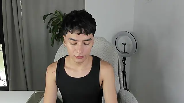 Snapshot of sebas_rose chatting on October 2025 02:16:01 PM sebas rose online show from October 2025 02:16:01 PM