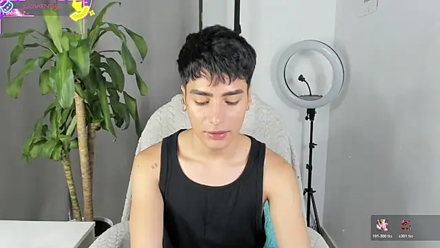 Snapshot of sebas_rose chatting on December 2025 01:21:02 PM sebas rose online show from December 2025 01:21:02 PM