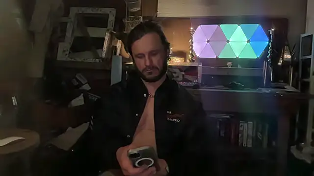 CowboyZuhly online show from April 2026 06:48:02 AM