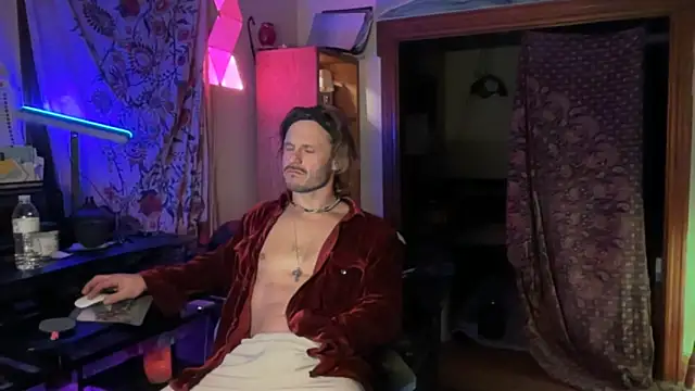 Snapshot of CowboyZuhly chatting on January 2026 06:06:01 AM CowboyZuhly online show from January 2026 06:06:01 AM