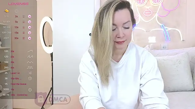 ElleCherry online show from January 2025 06:40:01 PM