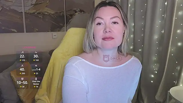 Snapshot of ElleCherry chatting on September 2025 06:15:02 PM ElleCherry online show from September 2025 06:15:02 PM