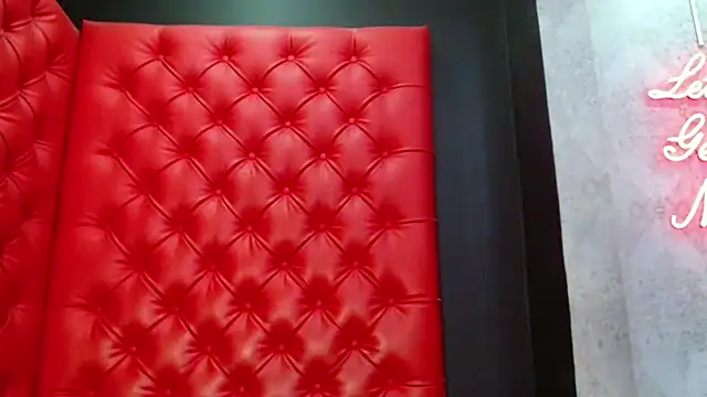 CrystalBrooke3x online show from December 2025 09:18:02 PM