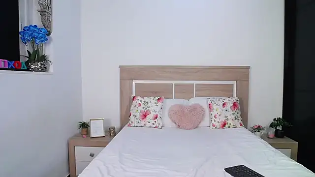 AylinRoss online show from October 2025 06:29:02 PM