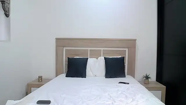 AylinRoss online show from February 2025 08:39:01 AM